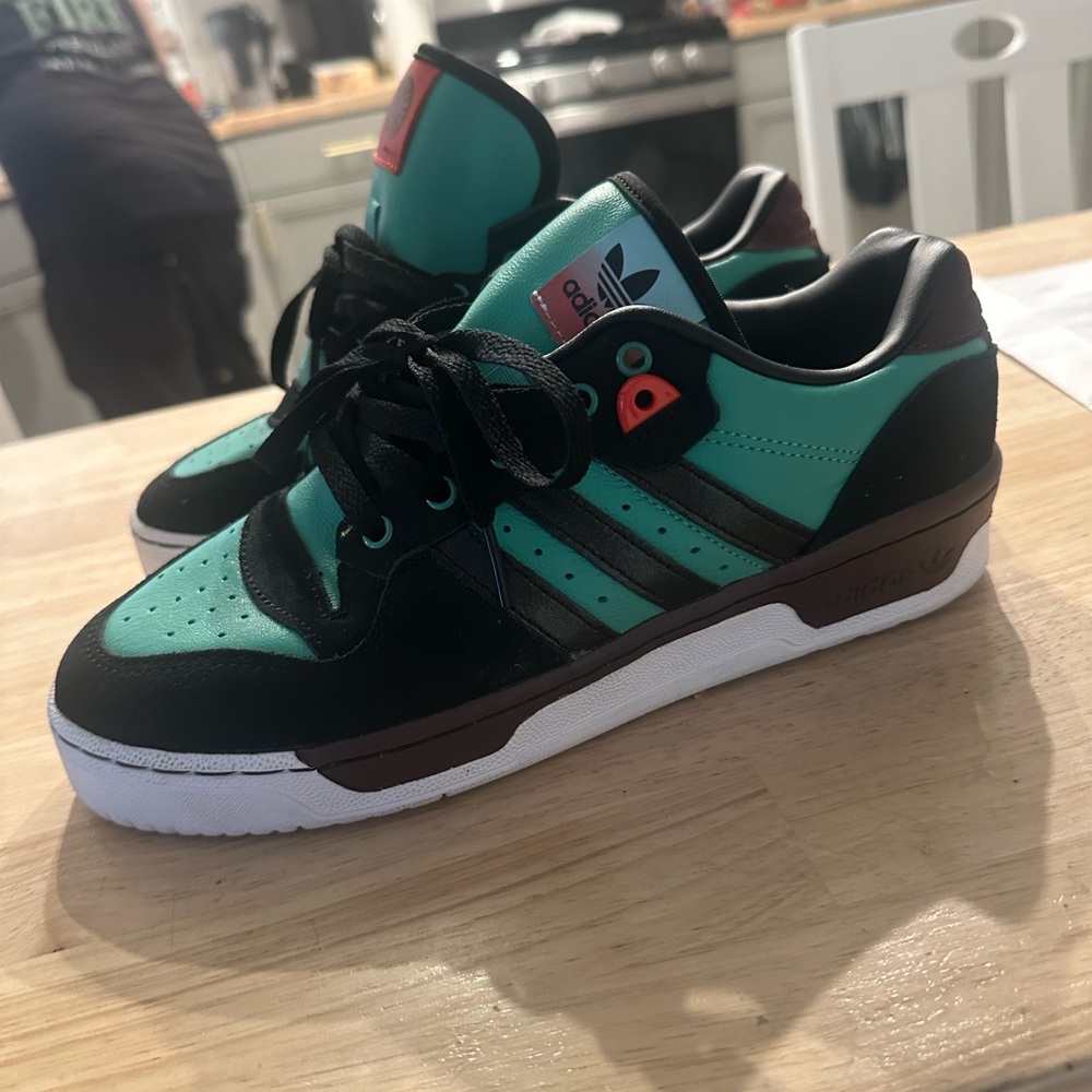 adidas Rivalry Low Demon Slayer - Picture 4 of 5